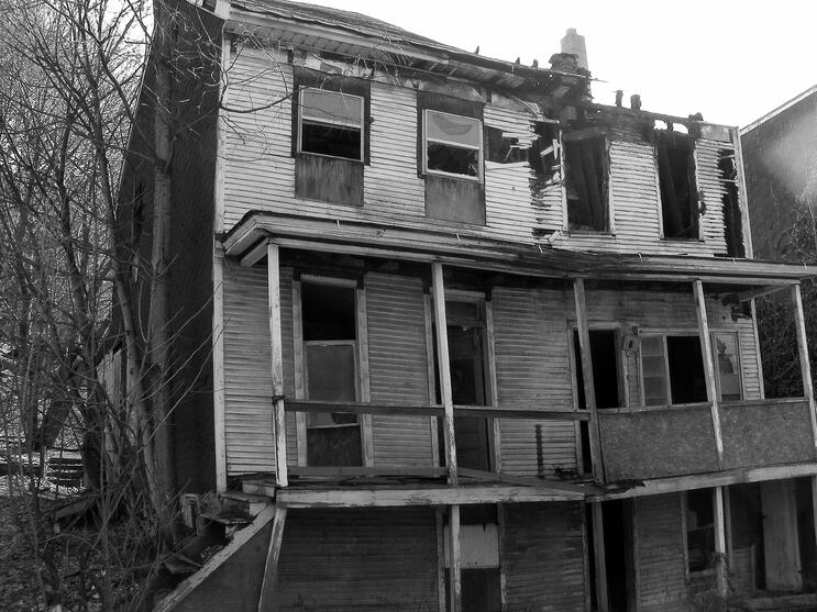 Why Do Houses Abandoned? Here Are 5 Reasons